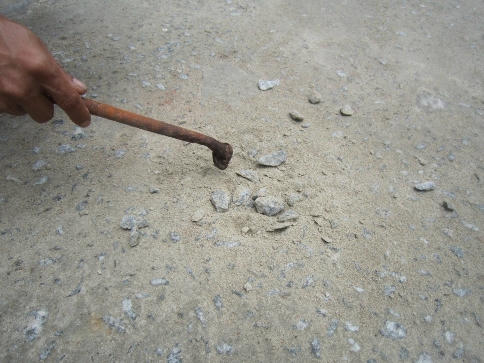 Vicem Hoàng Mai kém chất lượng khiến đường bê tông "bở như bánh quy"?